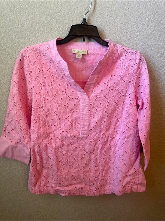 Appleseed's Tops - Preppy Appleseed's Petites Pink Eyelet Linen Tunic Split V-neckline Top